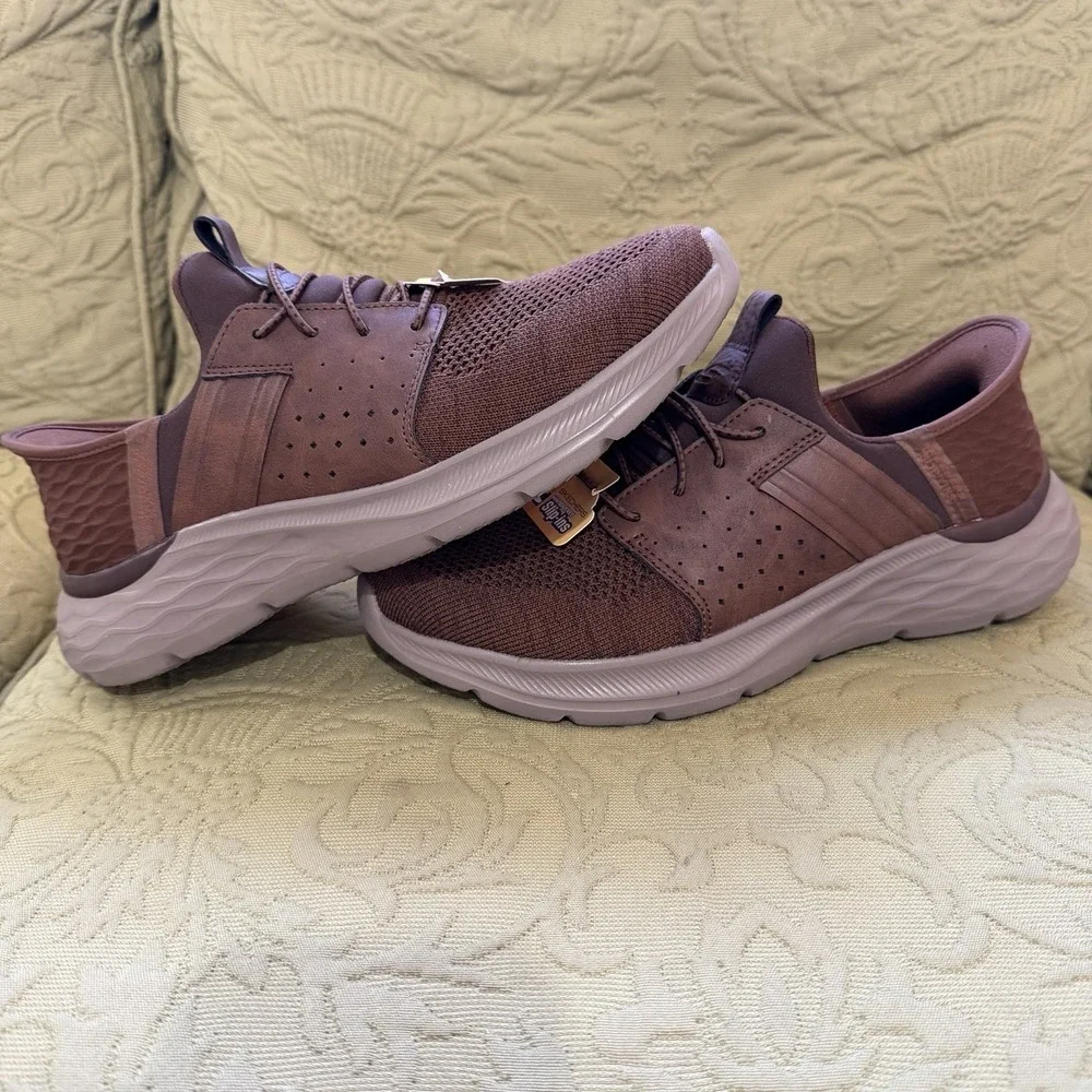 SKECHERS Garner Newick Men 8.5 Shoes Dark Brown Slipins Relax Fit Sneaker 210803